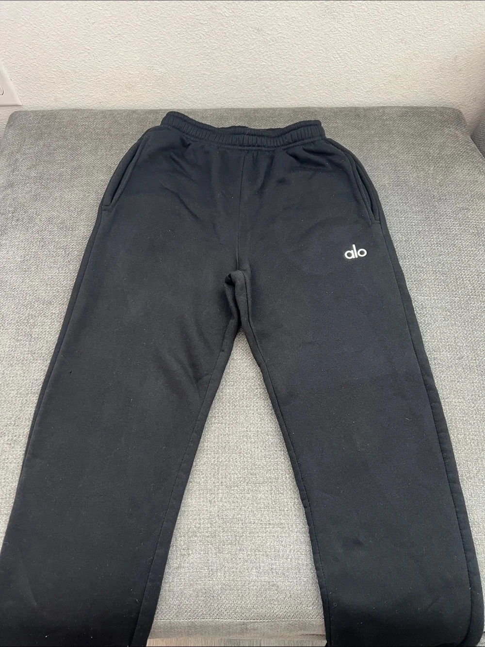 ALO Yoga Women’s Black Jogger Sweatpants with Embroidered Logo